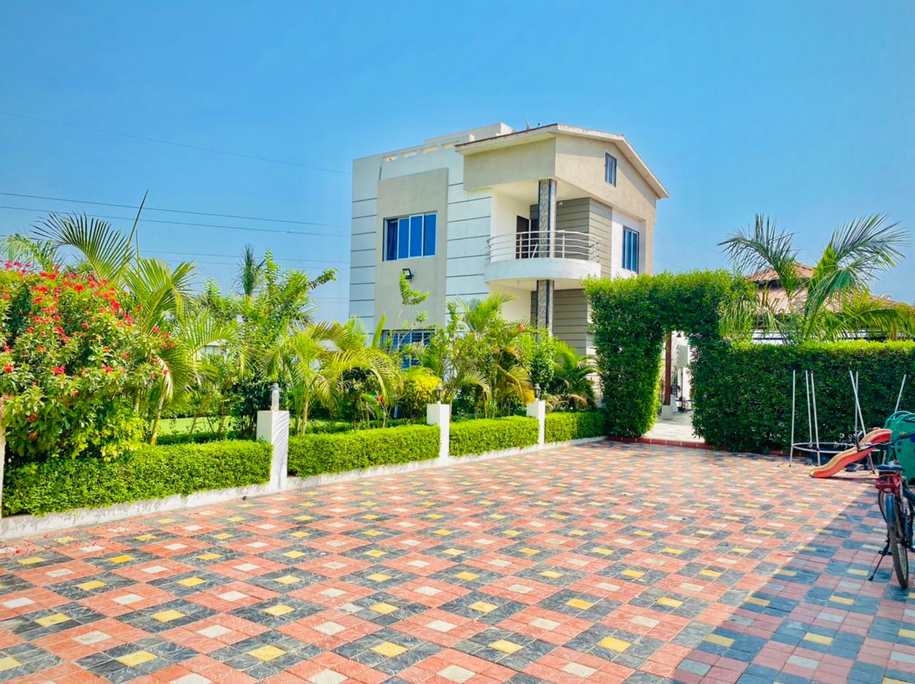 #GLEEKEYFARMHOUSE-2142